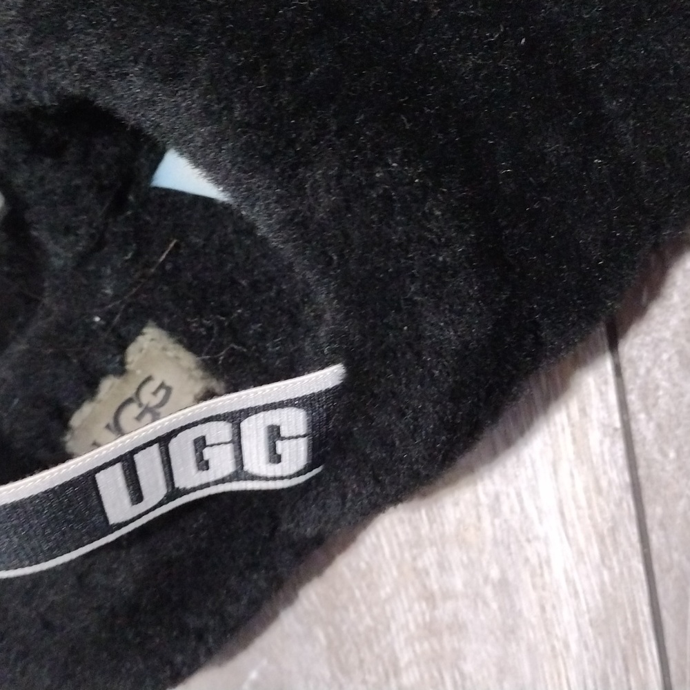 Ugg Iconic Black Shearling Slides. Size 7 - image 3